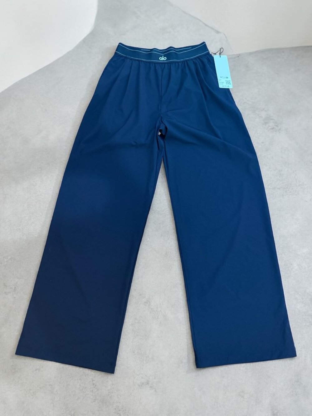 Alo Yoga Suit Up Trouser (Long) – Navy | NWT